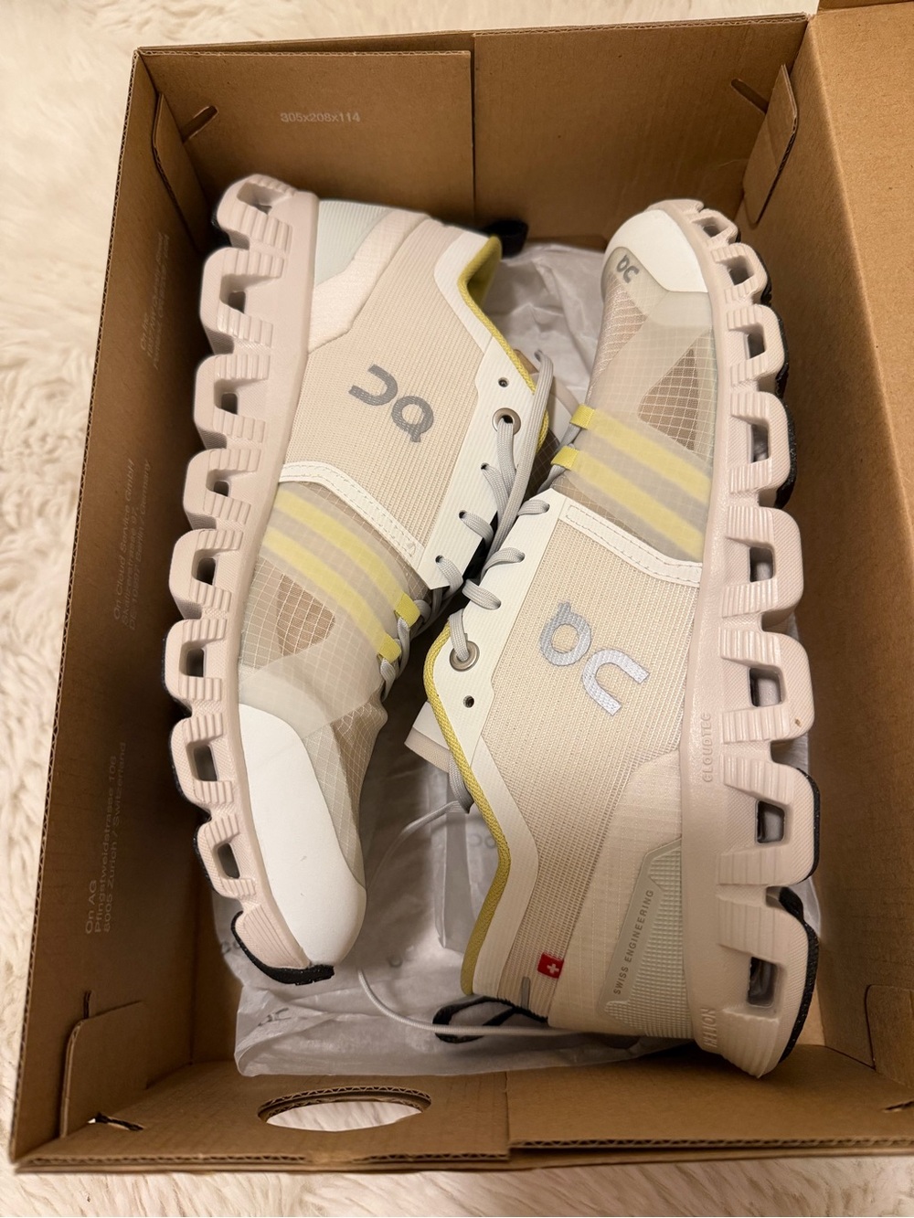 On cloud women Cloud x shift Lightweight Running Shoes - white / Yellow